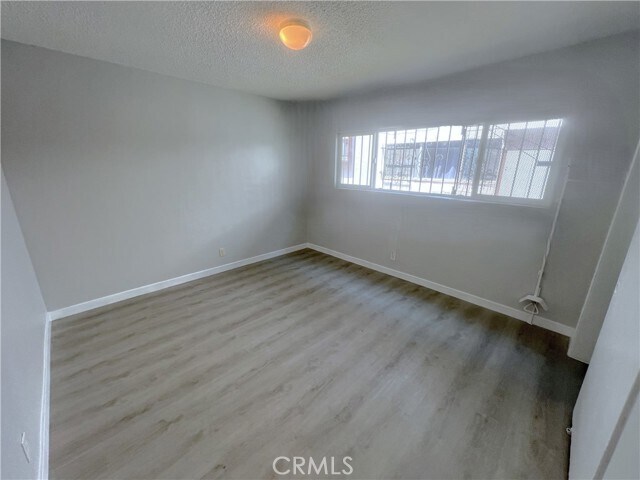 Building Photo - 620 W 82nd St