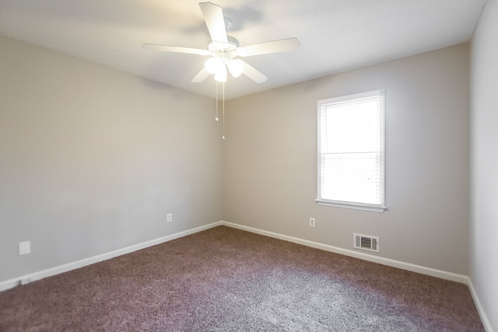 Building Photo - 2715 Horseshoe Creek Dr