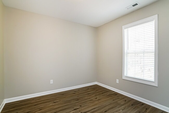 Building Photo - 69 Nancy Ct