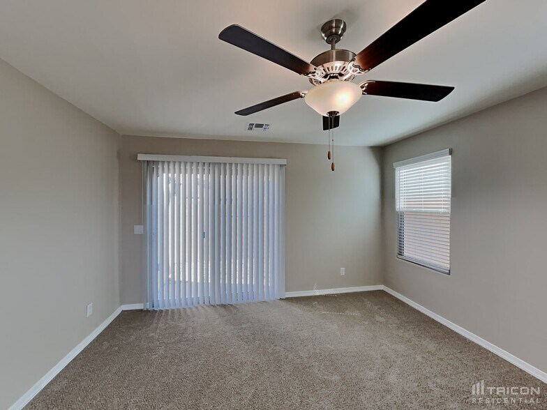 Building Photo - 3940 S 79th Dr