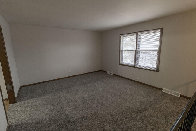 Building Photo - 4467 Santa Anna Dr