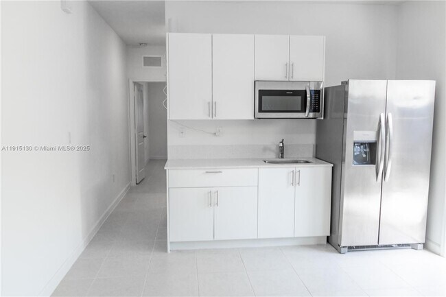 Building Photo - 16144 SW 148th Pl