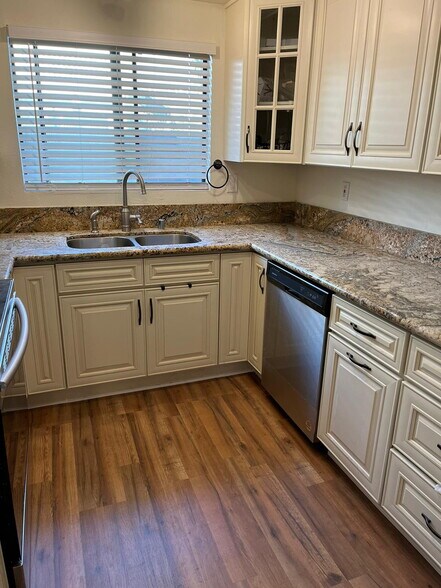 Building Photo - 602 Lassen Ln