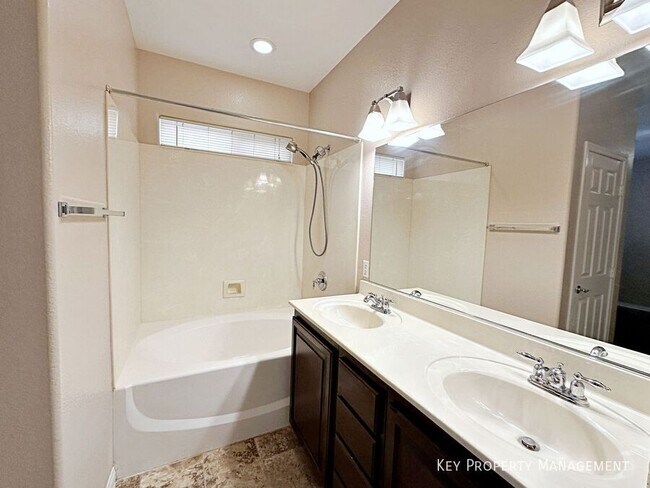 Building Photo - 9772 Bedstraw St