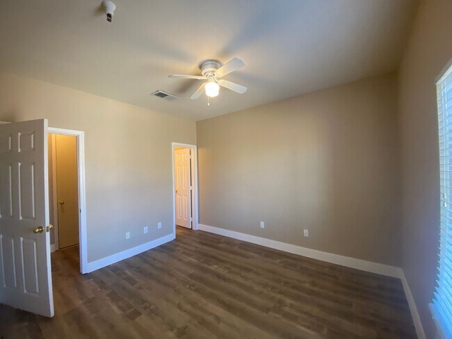 Building Photo - 4 Bedroom, 4 Bathrooms at The Edge at Reno