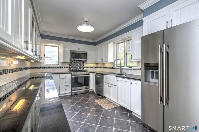 Building Photo - 31 Shawnee Rd