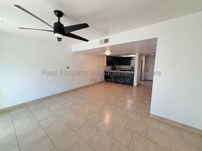 Building Photo - 122 S Hardy Dr