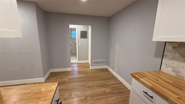 Building Photo - 1035 SW 30th St