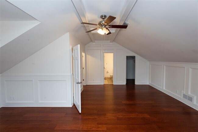 Building Photo - 470 Forestgate Ct