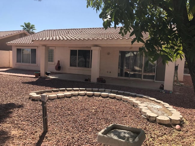 Building Photo - COMING SOON! 3 Bed/ 2 Bath Home in Arrowhead Lakes