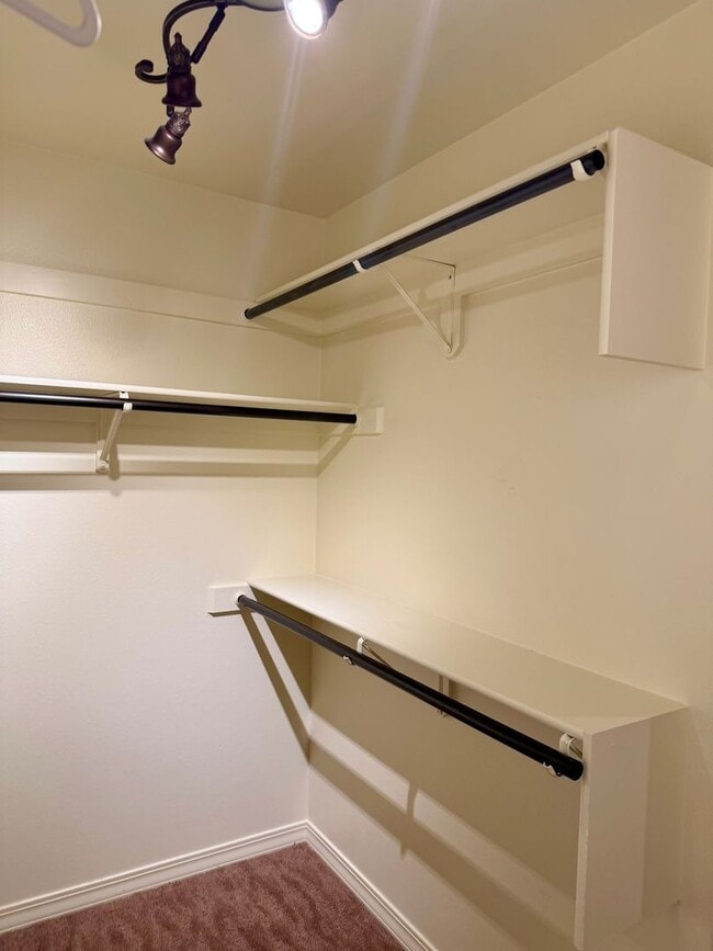 Building Photo - 2 bedroom Golf course Condo