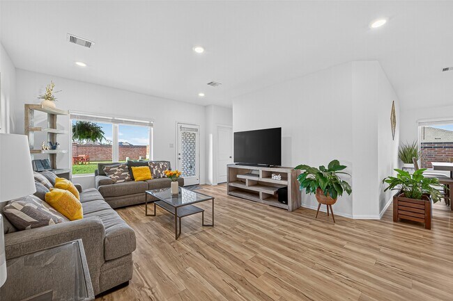 Building Photo - 27222 Woodridge Gln Dr