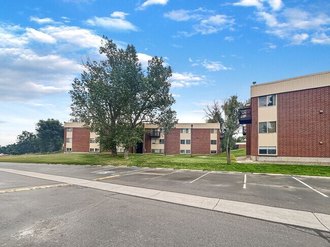 Building Photo - 3613 S Sheridan Blvd