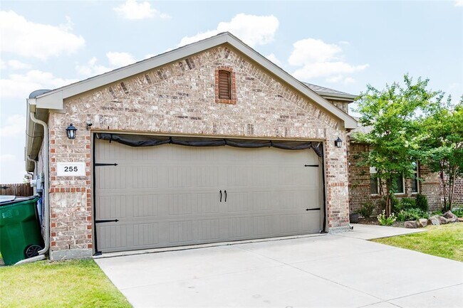 Building Photo - 255 Callaghan Dr