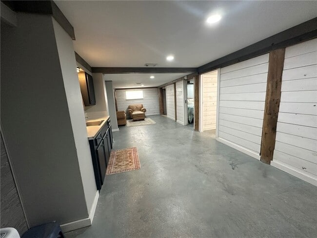 Building Photo - 810 S Sandpiper St