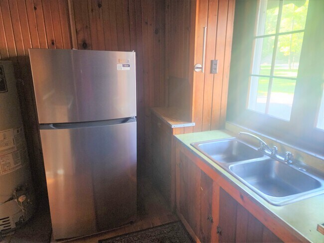 Building Photo - 3886 N West River Rd