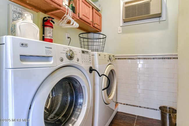 Building Photo - 113 Central Ave