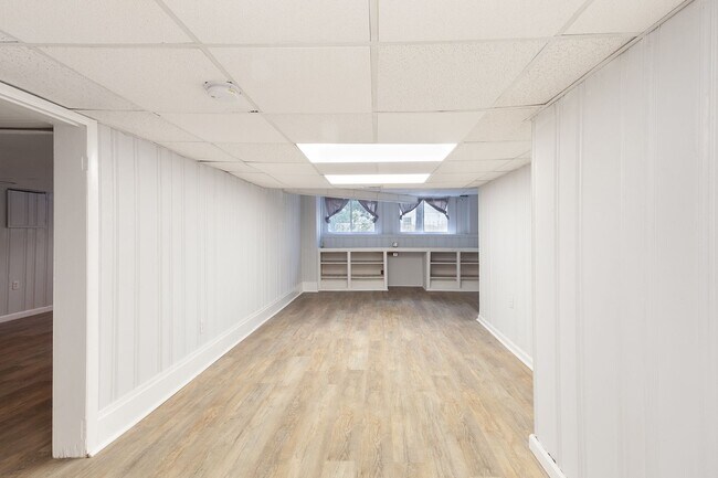 Building Photo - 3BR/2.5BA in Ideal Smyrna Location w/ Deck...