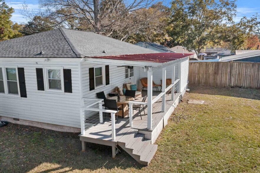 Building Photo - 1132 Carter Ave