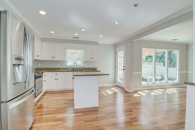 Building Photo - 486 Granite Point
