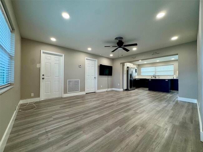 Building Photo - 1871 NW 31st Ct