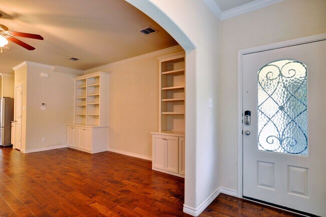 Building Photo - Monticello Townhome