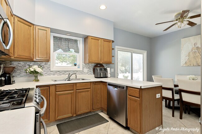 Building Photo - 2155 N Millstone Dr