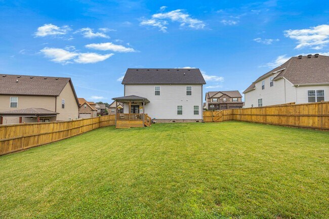 Building Photo - Pet Friendly Four Bedroom!