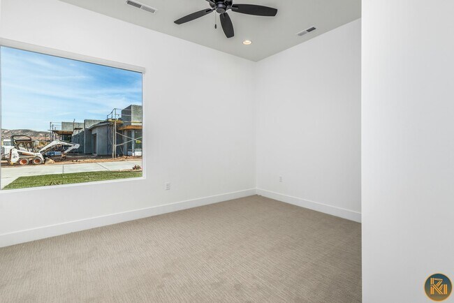 Building Photo - 2814 Oak Cir