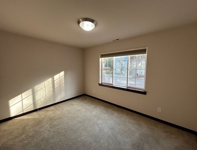 Building Photo - Beautiful 4 Bed, 3 Bath Home in Lynnwood