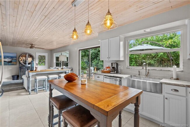 Building Photo - 3 Rio Vista Dr