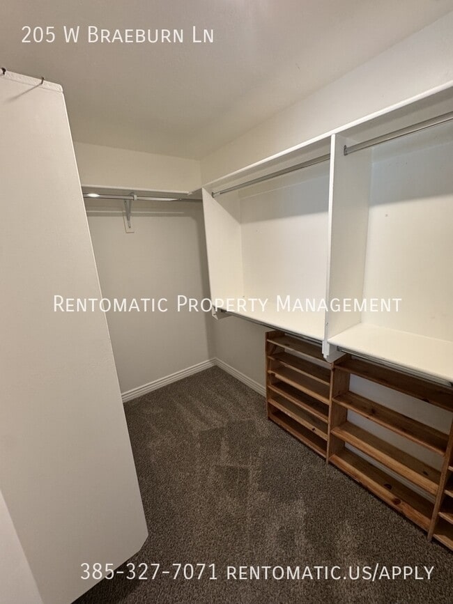 Building Photo - 205 Braeburn Ln