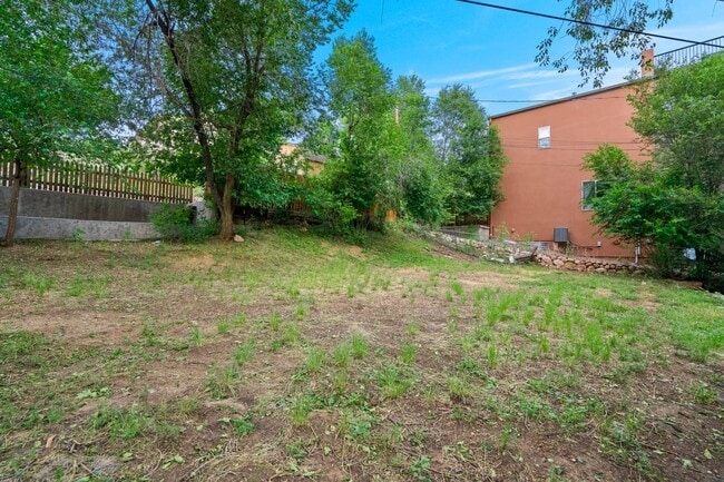 Building Photo - 542 W Boulder St