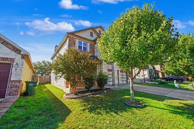 Building Photo - Exquisite 3-bedroom, 2.5-bathroom off 1604 and Culebra Road - Realtor Commission: $500