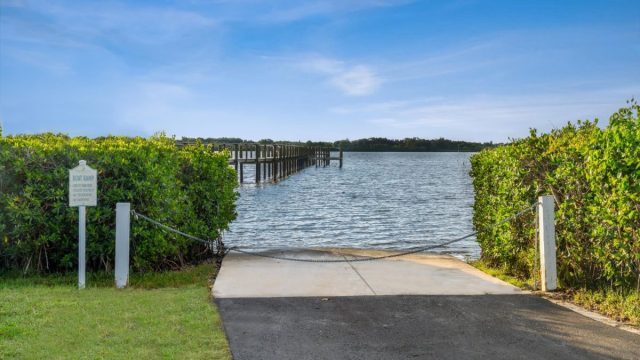 Building Photo - 107 58th St E