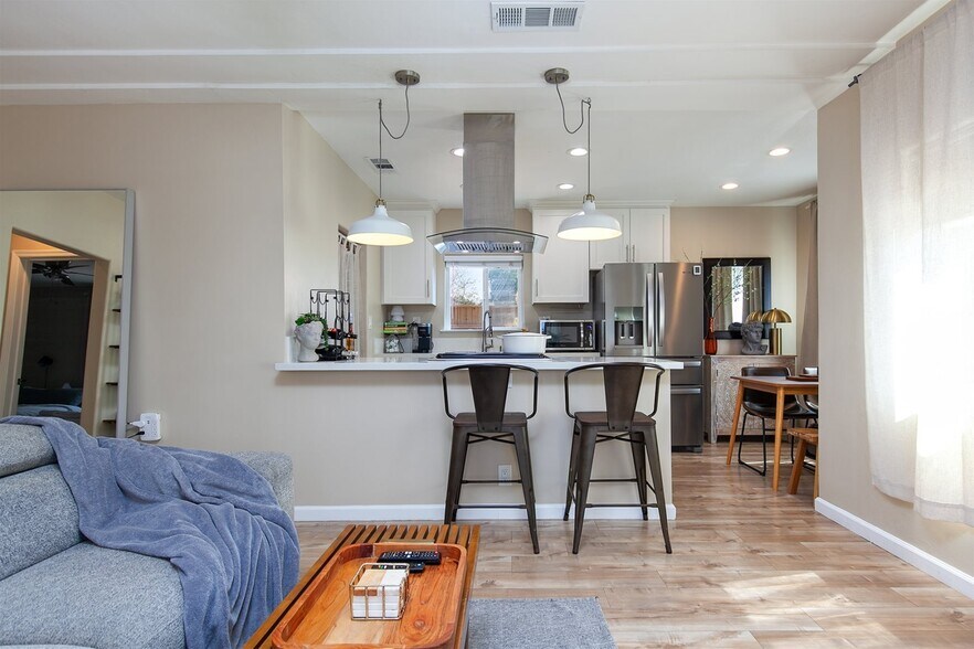 Building Photo - 2039 O Ave