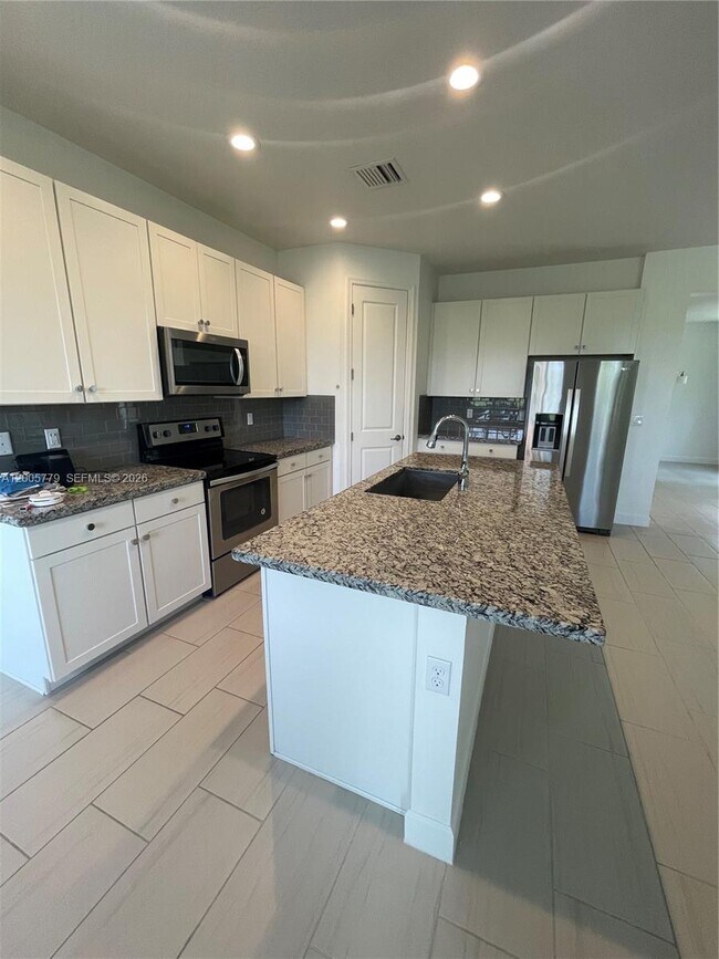 Building Photo - 9019 Kingsmoor Wy