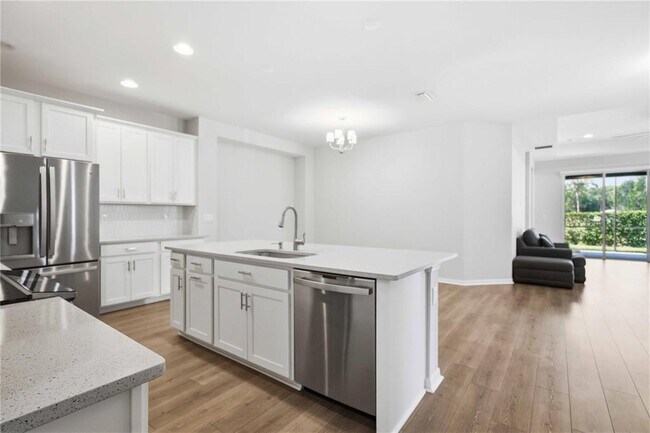 Building Photo - 5918 Fiore Dr