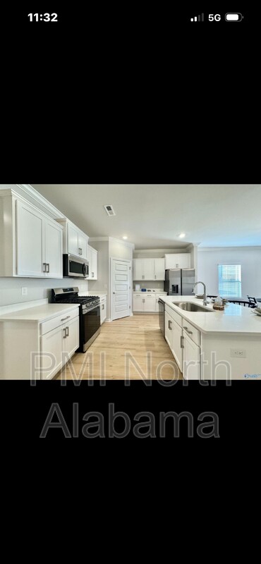 Building Photo - 204 Cobbdale Park Dr