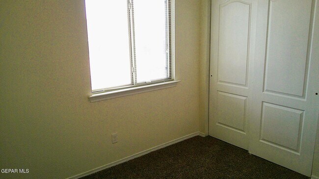 Building Photo - 7240 Long Meadow Dr