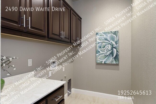 Building Photo - 2490 David Waite Dr