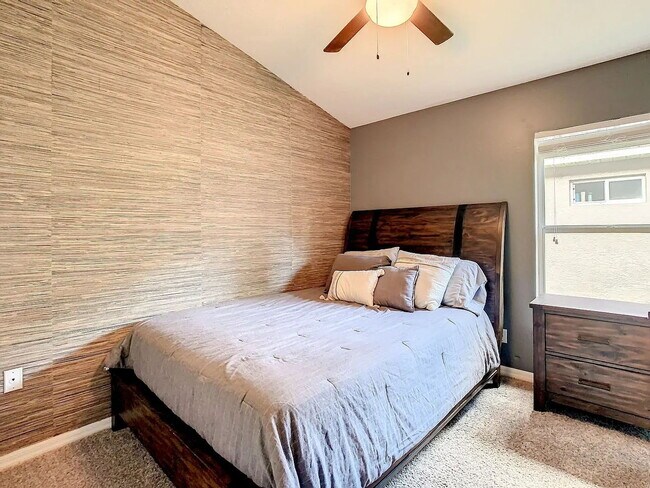 Building Photo - "Spacious 4-Bedroom Haven with 2 Full Baths in Brandon, FL – Your Dream Home Awaits!"