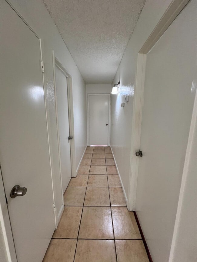 Building Photo - 3344 E Sierra Madre Ave