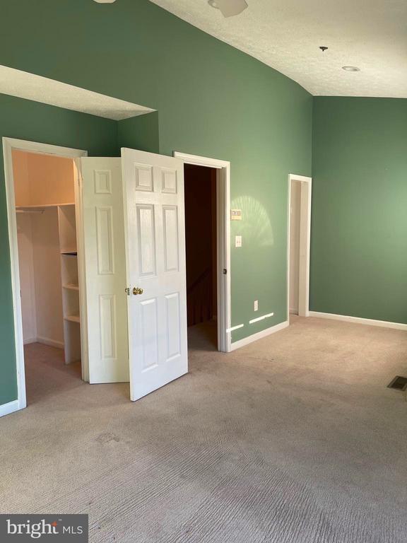 Building Photo - 9126 Hardesty Dr
