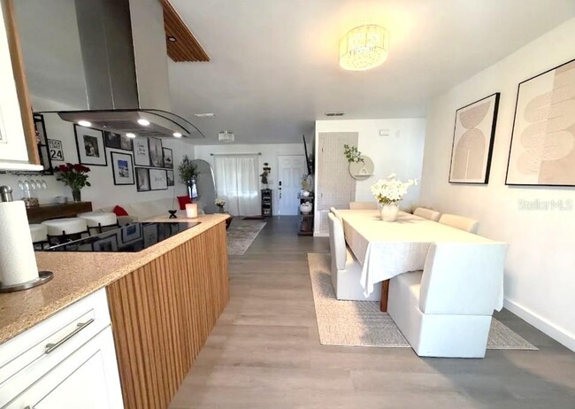 Building Photo - 137 N Nowell St