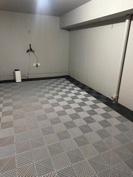 Building Photo - 2096 Fox Hollow Dr