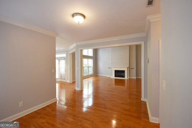 Building Photo - 204 Lenox Dr