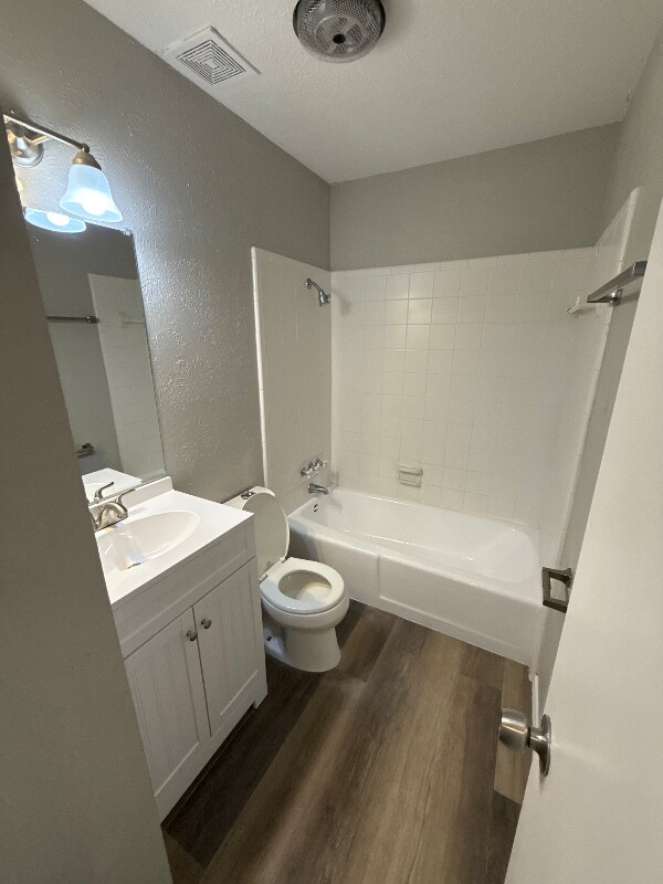 Building Photo - 2311 Vassar Ct