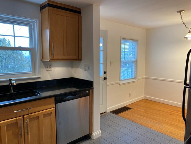 Building Photo - 22 Main St