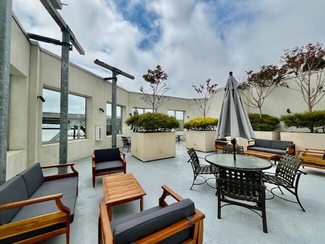 Building Photo - Perfect Blend of Elegance & Comfort at the...